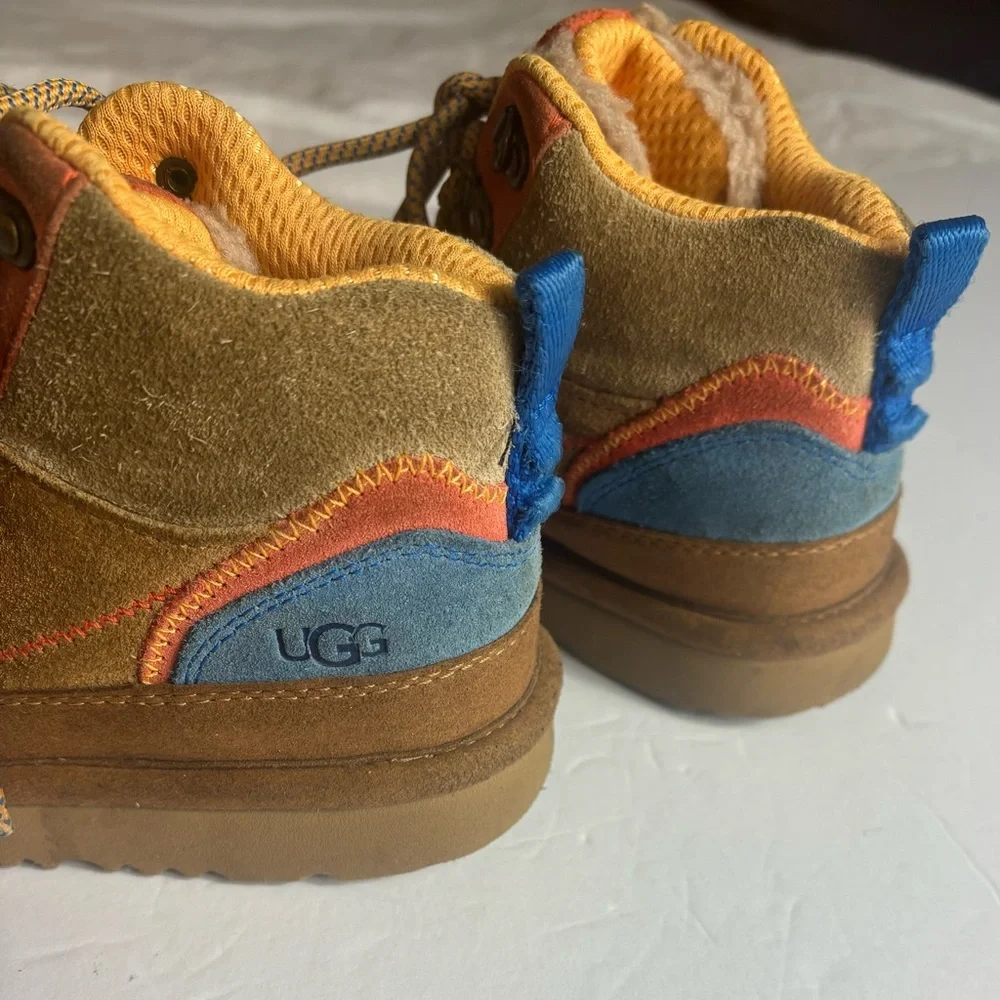 UGG| UGG kid’s hiking/ walking boots size 1. Color tan/blue/red.